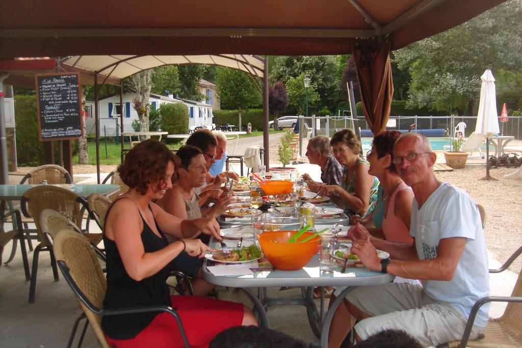 Camping De La Bonnette Caylus Eksteriør billede