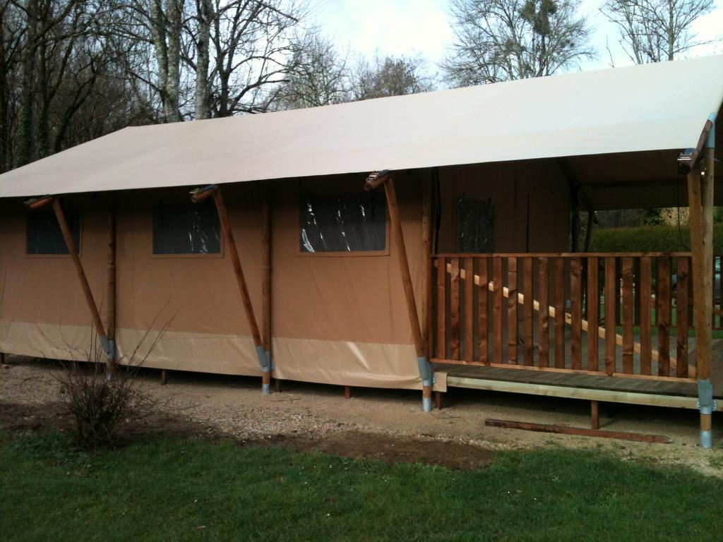 Camping De La Bonnette Caylus Eksteriør billede